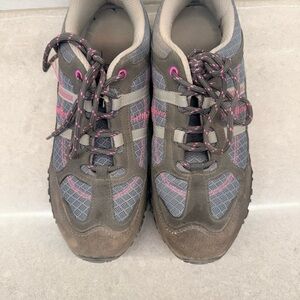 Knixmax Women's Gray and Pink Hiking Shoes. Size 7.